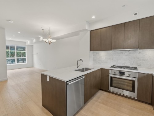 7891 Oak Street, Vancouver, BC - Indoor Photo Showing Kitchen With Upgraded Kitchen