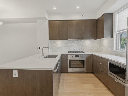 7891 Oak Street, Vancouver, BC - Indoor Photo Showing Kitchen With Upgraded Kitchen