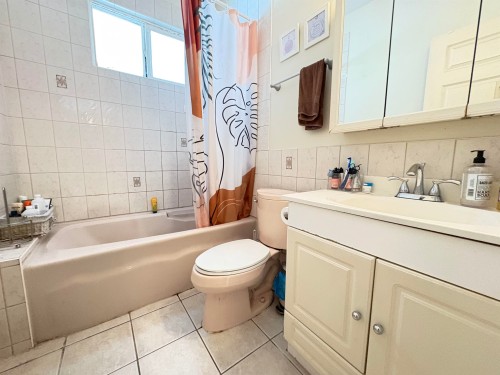 1784 Coquitlam Avenue, Port Coquitlam, BC - Indoor Photo Showing Bathroom