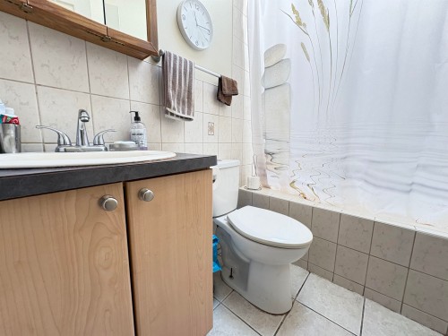 1784 Coquitlam Avenue, Port Coquitlam, BC - Indoor Photo Showing Bathroom