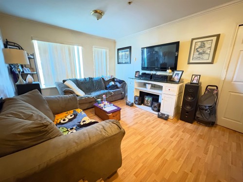 1784 Coquitlam Avenue, Port Coquitlam, BC - Indoor Photo Showing Living Room With Fireplace