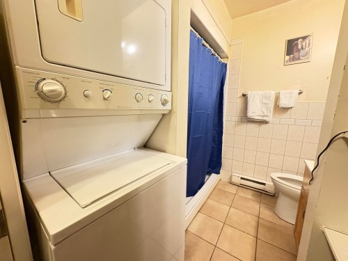 1784 Coquitlam Avenue, Port Coquitlam, BC - Indoor Photo Showing Laundry Room