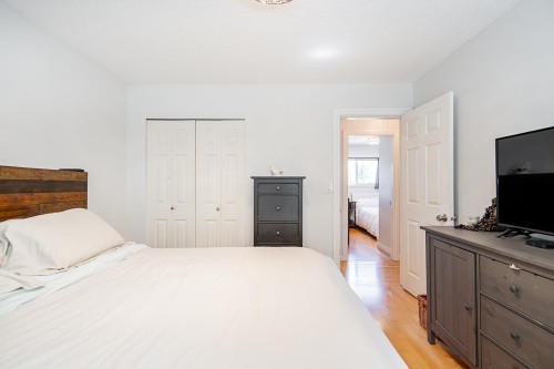 1062 Spar Drive, Coquitlam, BC - Indoor Photo Showing Bedroom