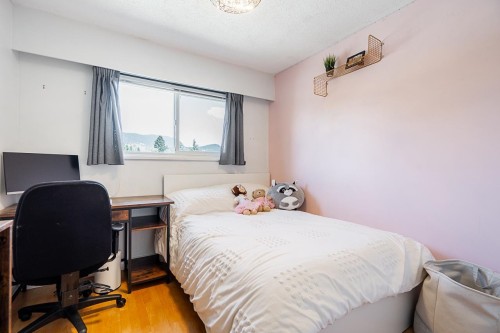 1062 Spar Drive, Coquitlam, BC - Indoor Photo Showing Bedroom