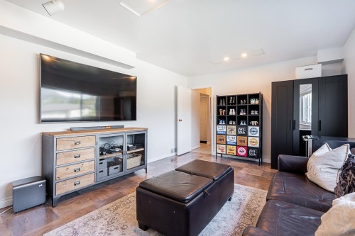 1062 Spar Drive, Coquitlam, BC - Indoor Photo Showing Living Room