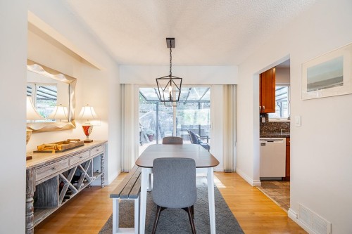 1062 Spar Drive, Coquitlam, BC - Indoor Photo Showing Dining Room