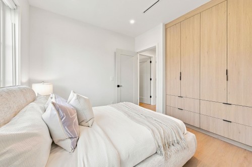 2-646 E 23Rd Avenue, Vancouver, BC - Indoor Photo Showing Bedroom