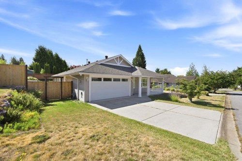 5636 Cascade Crescent, Sechelt, BC - Outdoor
