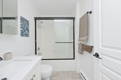 5636 Cascade Crescent, Sechelt, BC - Indoor Photo Showing Bathroom