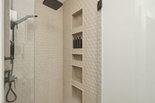 5636 Cascade Crescent, Sechelt, BC - Indoor Photo Showing Bathroom