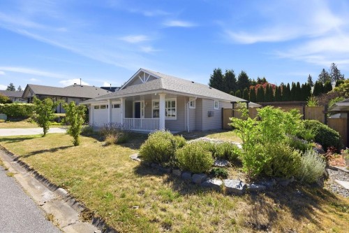 5636 Cascade Crescent, Sechelt, BC - Outdoor With Deck Patio Veranda