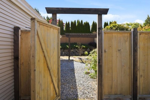 5636 Cascade Crescent, Sechelt, BC - Outdoor With Exterior
