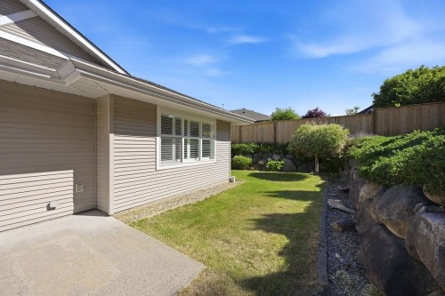 5636 Cascade Crescent, Sechelt, BC - Outdoor
