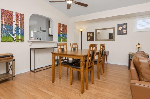 5636 Cascade Crescent, Sechelt, BC - Indoor Photo Showing Dining Room