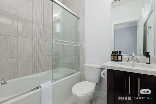 192 44Th Avenue E, Vancouver, BC - Indoor Photo Showing Bathroom