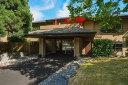 205-5855 Cowrie Street Sechelt, BC V7Z 0K1