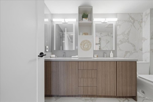 2301-288 Ungless Way, Port Moody, BC - Indoor Photo Showing Bathroom
