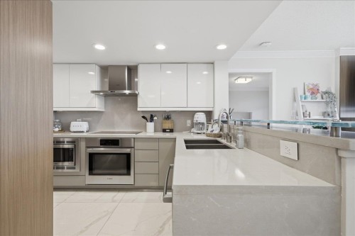 2301-288 Ungless Way, Port Moody, BC - Indoor Photo Showing Kitchen With Double Sink