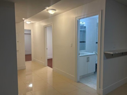 Halifax + Cliff Ave, Burnaby, BC - Indoor Photo Showing Other Room