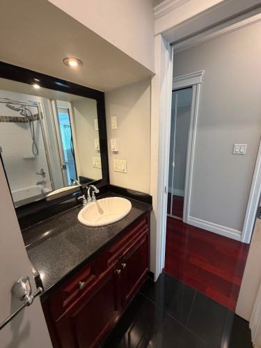4585 Commercial Street, Vancouver, BC - Indoor Photo Showing Bathroom