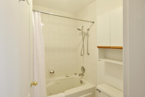 21-544 Eaglecrest Drive, Gibsons, BC - Indoor Photo Showing Bathroom