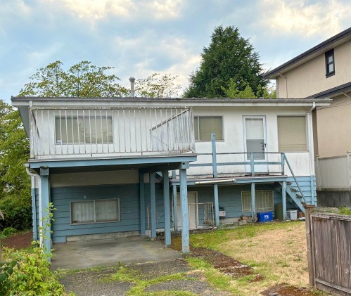 2635 Bobolink Avenue, Vancouver, BC - Outdoor With Deck Patio Veranda