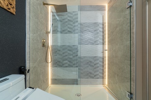 901-7373 Westminster Highway, Richmond, BC - Indoor Photo Showing Bathroom