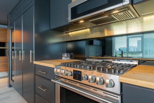 901-7373 Westminster Highway, Richmond, BC - Indoor Photo Showing Kitchen