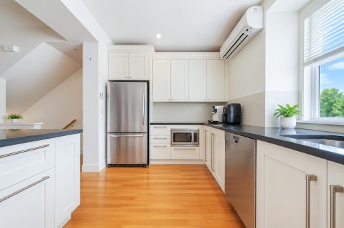 5603 Willow Street, Vancouver, BC - Indoor Photo Showing Kitchen