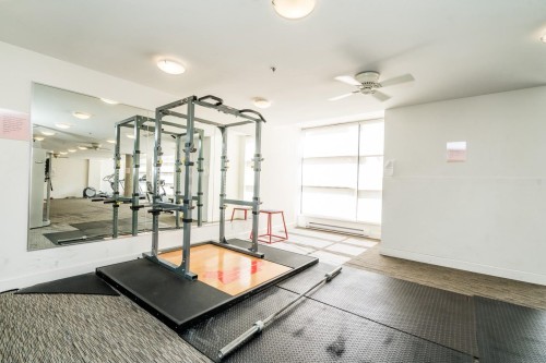 511-7831 Westminster Highway, Richmond, BC - Indoor Photo Showing Gym Room
