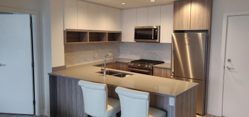 8940 University Crescent, Burnaby, BC - Indoor Photo Showing Kitchen With Double Sink