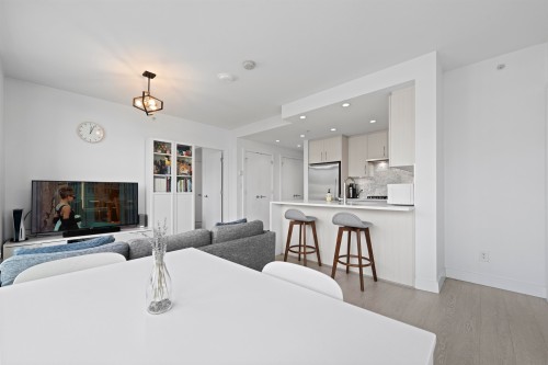 404-518 Whiting Way, Coquitlam, BC - Indoor