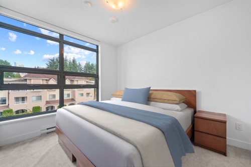 404-518 Whiting Way, Coquitlam, BC - Indoor Photo Showing Bedroom