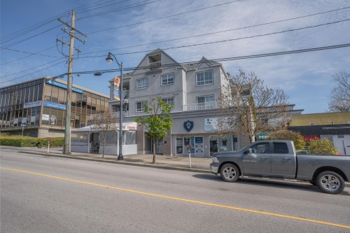 206-723 Twelfth Street  New Westminster, BC V3M 4J8