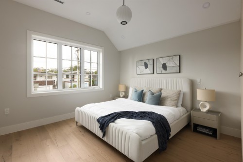 2-242 20Th Avenue E, Vancouver, BC - Indoor Photo Showing Bedroom