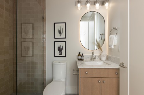 2-242 20Th Avenue E, Vancouver, BC - Indoor Photo Showing Bathroom