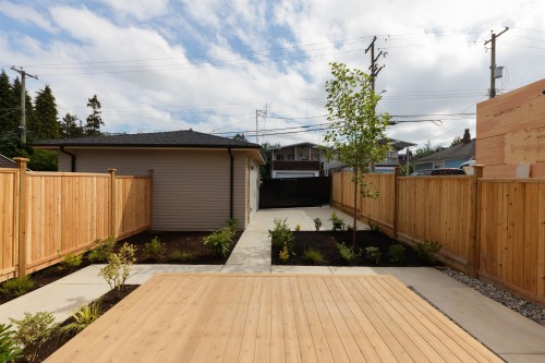 2-242 20Th Avenue E, Vancouver, BC - Outdoor