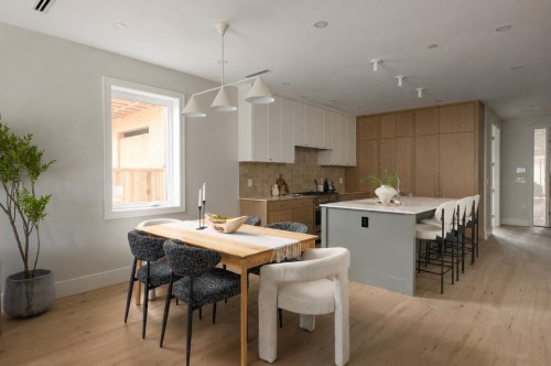 2-242 20Th Avenue E, Vancouver, BC - Indoor
