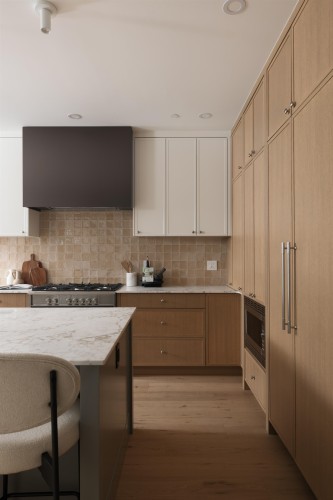2-242 20Th Avenue E, Vancouver, BC - Indoor Photo Showing Kitchen