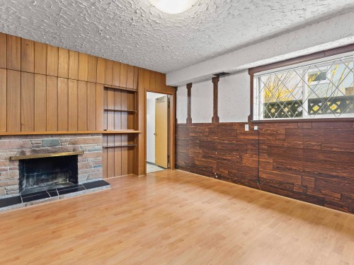 3369 Price Street, Vancouver, BC - Indoor Photo Showing Living Room With Fireplace