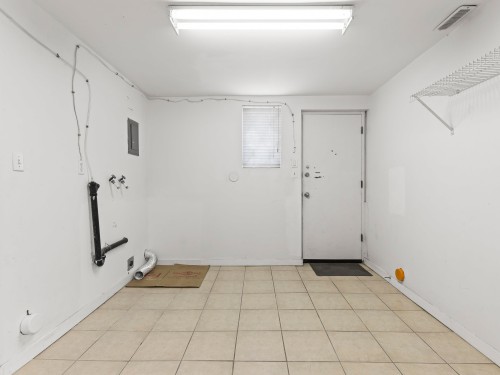 3369 Price Street, Vancouver, BC - Indoor