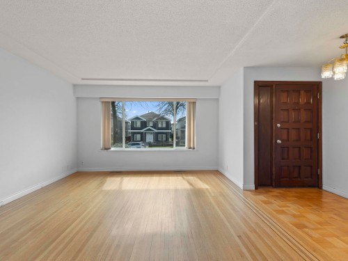 3369 Price Street, Vancouver, BC - Indoor Photo Showing Living Room