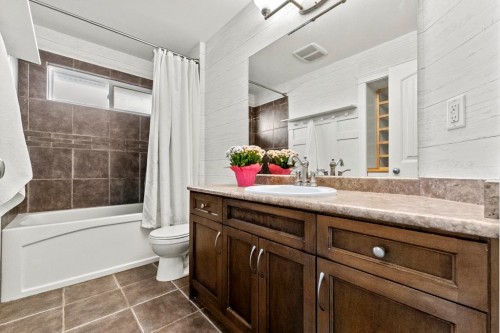 24699 103A Avenue, Maple Ridge, BC - Indoor Photo Showing Bathroom