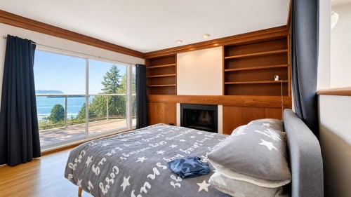 4468 Stone Crescent, West Vancouver, BC - Indoor Photo Showing Bedroom