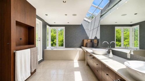 4468 Stone Crescent, West Vancouver, BC - Indoor Photo Showing Bathroom