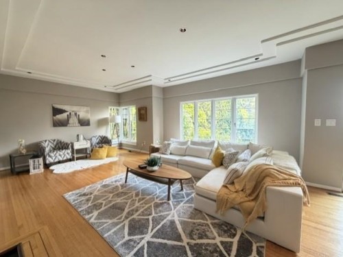 4468 Stone Crescent, West Vancouver, BC - Indoor Photo Showing Living Room