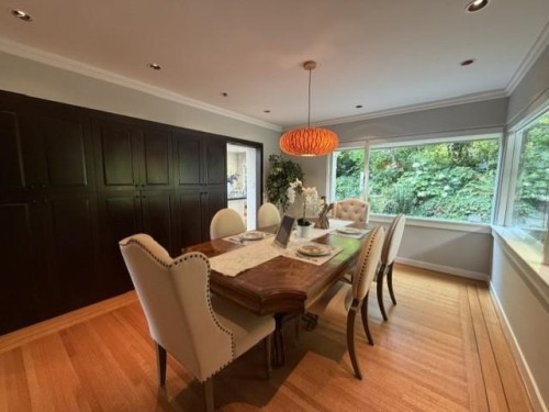4468 Stone Crescent, West Vancouver, BC - Indoor Photo Showing Dining Room