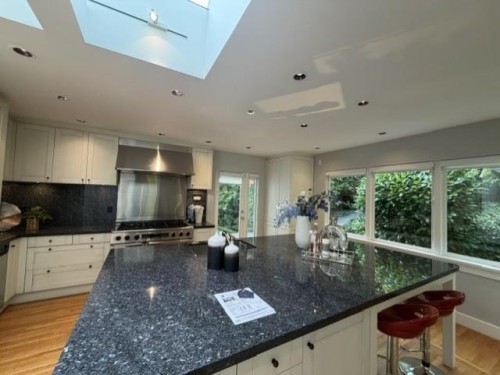 4468 Stone Crescent, West Vancouver, BC - Indoor Photo Showing Kitchen