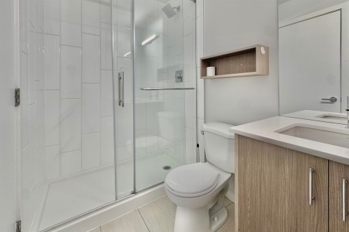 227-6283 Kingsway, Burnaby, BC 