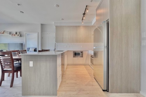 227-6283 Kingsway, Burnaby, BC 